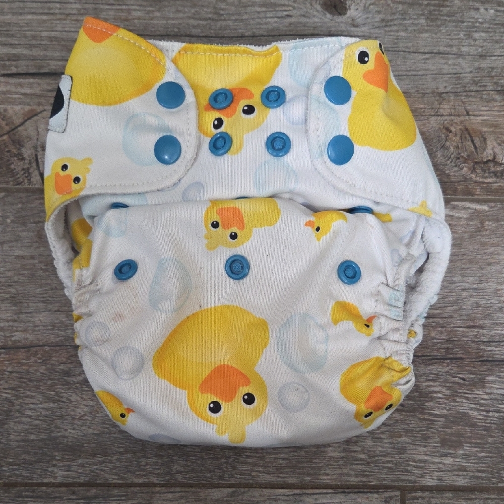 Imagine White And Yellow Duck Cloth Pocket Diaper